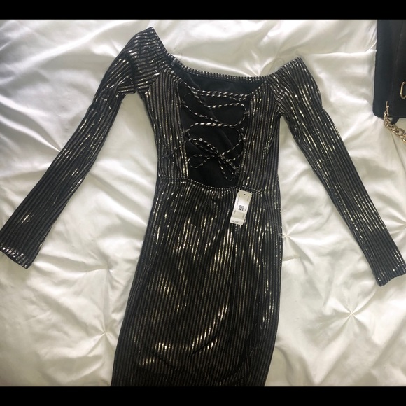 Dress - Picture 3 of 4